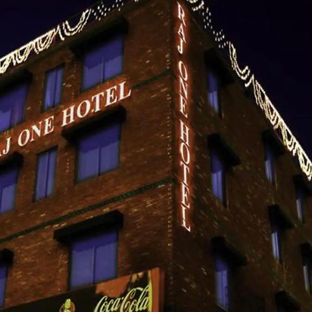 Rajone Hotel Faisalabad Exterior foto