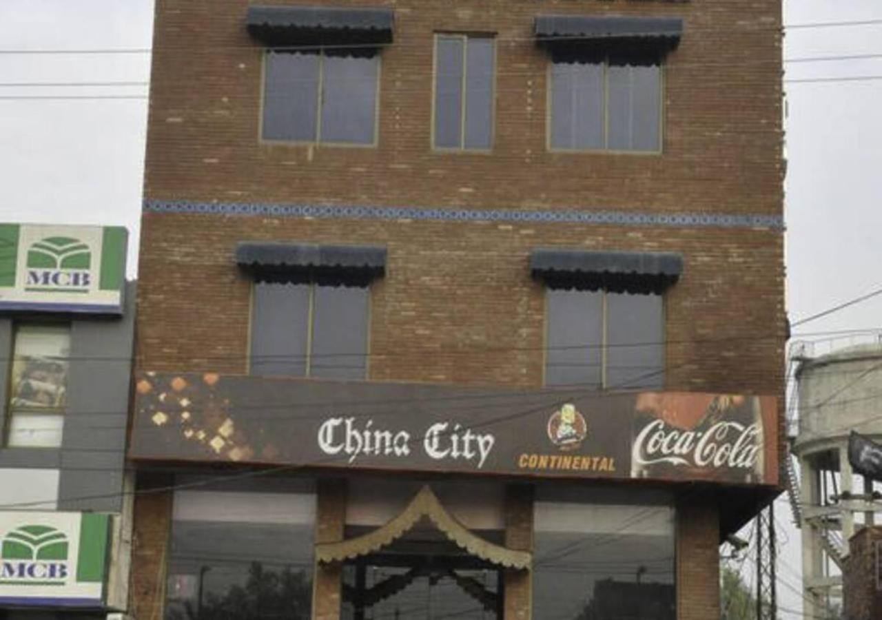 Rajone Hotel Faisalabad Exterior foto